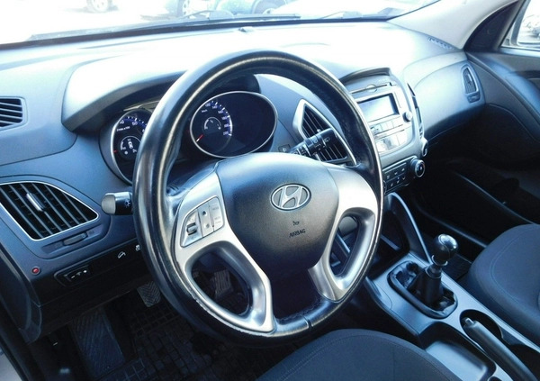 Hyundai ix35 cena 28900 przebieg: 279000, rok produkcji 2011 z Olsztyn małe 211